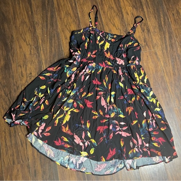 Torrid Black Floral Mini Challis High-Low Skater Dress - Picture 5 of 6
